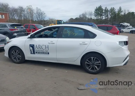 2024 Kia Forte Lxs z USA, uszkodzony, nr VIN 3KPF24AD5RE760880